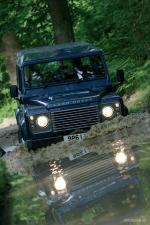 Land Rover Defender 2006 года